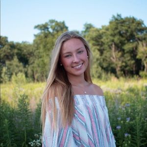 PRETTY over the shoulder top